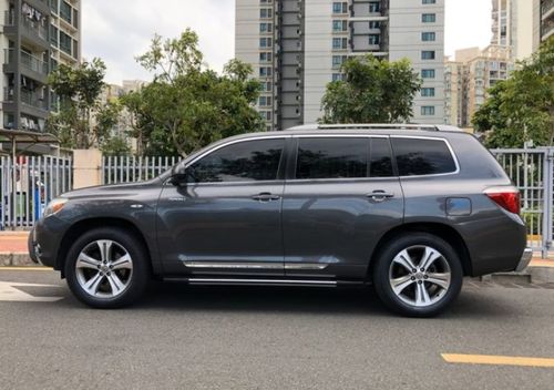 從親戚手里買(mǎi)輛漢蘭達(dá),2.7l七座,清洗干凈后依舊很漂亮